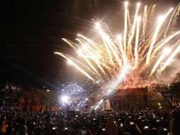 Miles de tapatíos acudieron ayer al Centro Histórico para disfrutar del Festival GDLUZ, instalado en un circuito de 1.2 kilómetros. EL INFORMADOR / E. Barrera