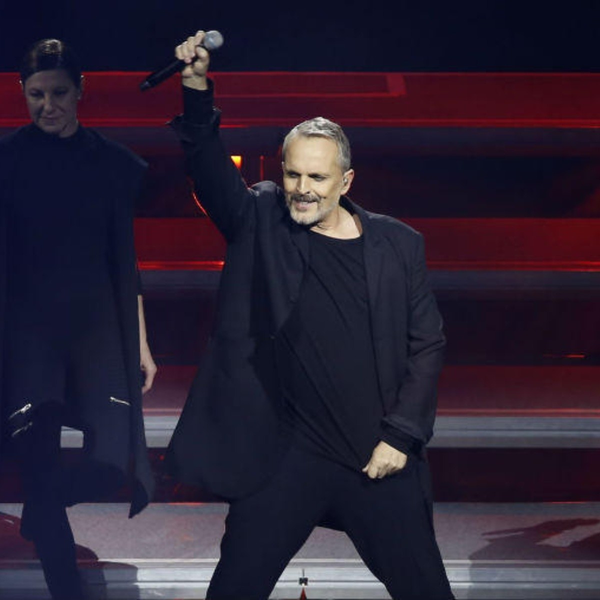 Miguel Bosé canta por la paz y contra los muros | El Informador