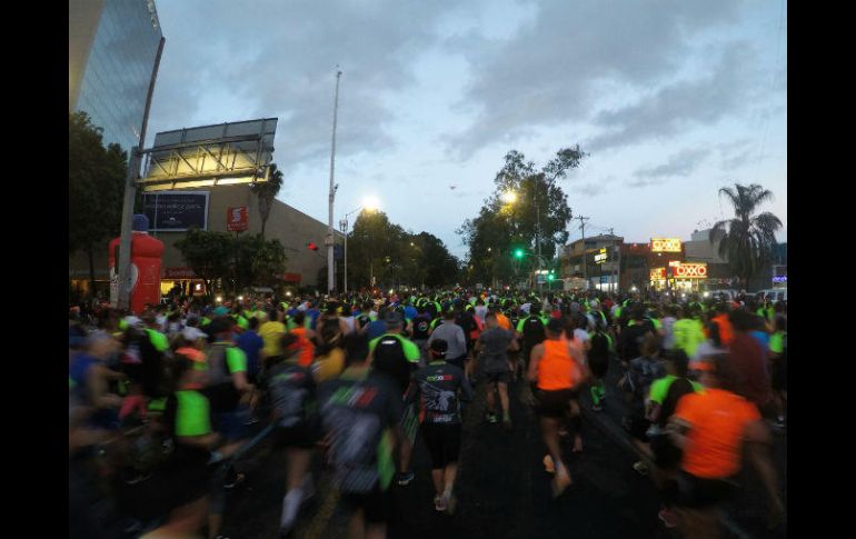 La carrera comenzó en punto de las 07:00 horas cerca de la glorieta La Minerva. EL INFORMADOR / A. Camacho