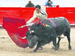 Alfredo Ríos 'El Conde' mostró voluntad, pero no corrió con suerte y se fue en blanco. EL INFORMADOR / R. Tamayo