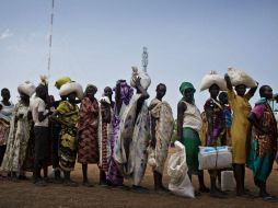 Unos 4.9 millones de personas, más del 40 % de la población sursudanesa, necesita urgentemente alimentos. AP / UNICEF