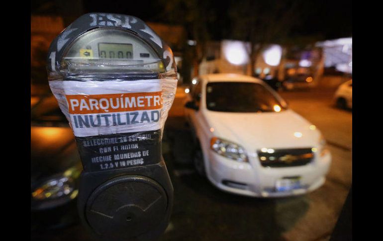 Desde este martes, los ciudadanos no tendrán la obligación de depositar dinero en ningún parquímetro en el municipio. ESPECIAL / Ayuntamiento de Guadalajara