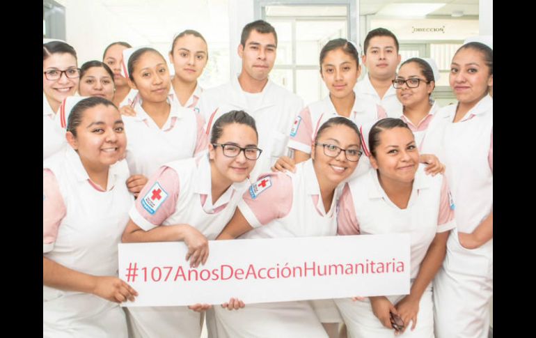 Los cinco millones 580 mil 110 servicios médicos se realizaron con el apoyo de tres mil 534 médicos y enfermeras. TWITTER / @CruzRoja_MX