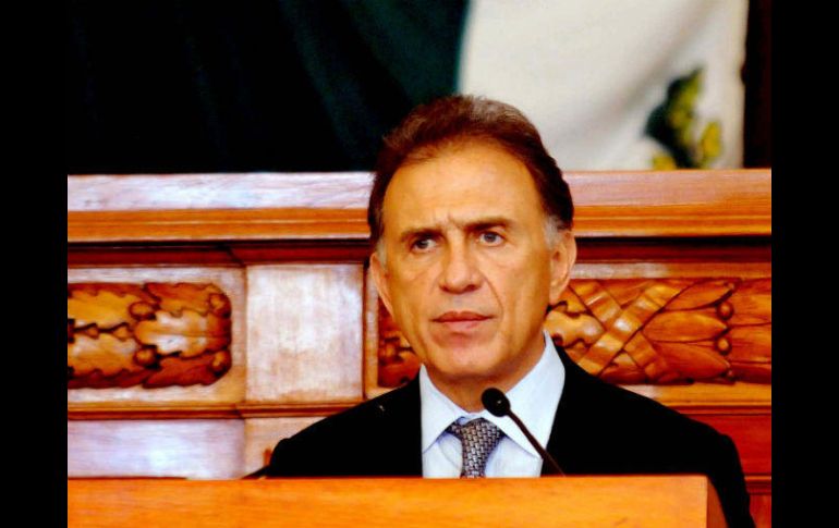 Miguel Ángel Yunes señaló a los presidentes municipales el haber callado antes y solapado las acciones de Javier Duarte. SUN / ARCHIVO