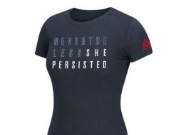 Por ahora, las playeras Nevertheless, she persisted de Reebok, únicamente se pueden pre-ordenar. ESPECIAL / Reebok.com