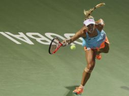 De seguir avanzando en el certamen asiático y conseguir el ansiado título, Kerber recuperará la cima de la clasificación mundial. AP / K. Jebreili