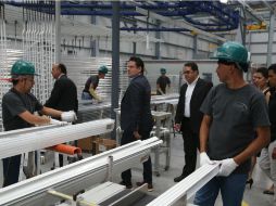 El Gobernador Aristóteles Sandoval en las instalaciones de Grupo Aluminio de Occidente. EL INFORMADOR / R. Tamayo