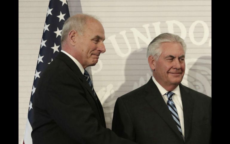 Tillerson y Kelly fueron escoltados por un convoy desde la avenida Chivatito hasta Alencastre  y la Calzada Molino del Rey. AP / R. Blackwell