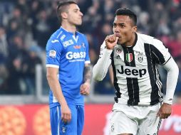 Alex Sandro celebra el segundo gol de la escuadra de Turín. AP / A. Di Marco