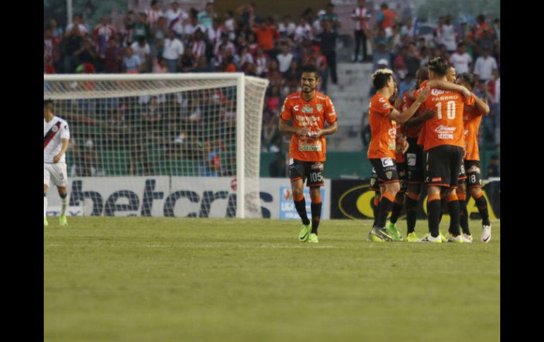 Jonathan Fabbro festeja su gol para Jaguares. MEXSPORT / N. García