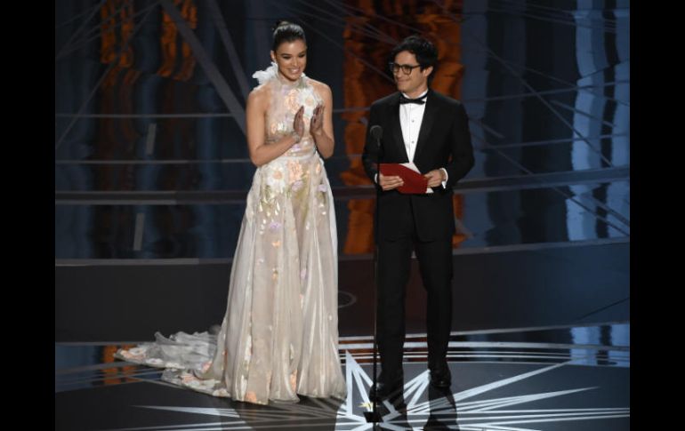 Gael apareció en el Teatro Dolby junto a la actriz Hailee Steinfeld. AP / C. Pizzello