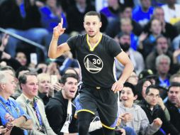 Líder. Con Stephen Curry al mando, los Warriors ya están en la lucha por un nuevo campeonato de la NBA. AP / M. Sánchez