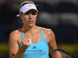 La alemana llegó hasta semifinales en Dubái, pero cayó ante Elina Svitolina que ya ingresó en el Top 10 femenil. TWITTER / @AngeliqueKerber