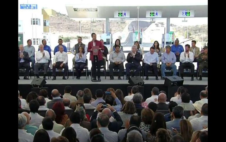 Peña Nieto entregó el Libramiento Poniente en San Luis Potosí. TWITTER / @PresidenciaMX