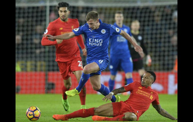 Con esta derrota, el Liverpool se mantiene en el quinto lugar; el Leicester sube al 15. EFE / H. McKay