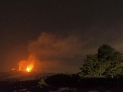 El fenómeno se concentra en la zona superior del volcán activo más alto de Europa y no constituye un peligro para las personas. AP / S. Allegra