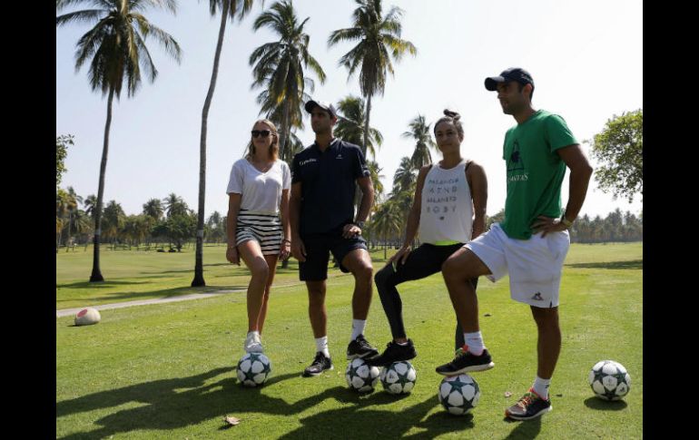 Muestran que no sólo saben de saques y boleas, ya que tuvieron destellos de buen manejo del balón. EFE / J. Méndez