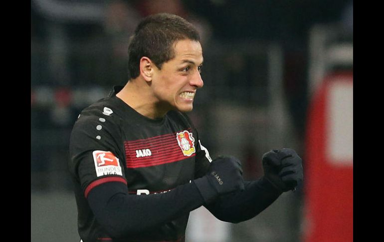 Chicharito confía en seguir en plan goleador en la recta final de la temporada y ayudar al Leverkusen a escalar posiciones. MEXSPORT / ARCHIVO