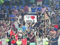 Gran ambiente. Sin importar el golpe a la cartera, los aficionados disfrutan del Abierto Mexicano de Tenis en Acapulco. SUN / A. Ojeda