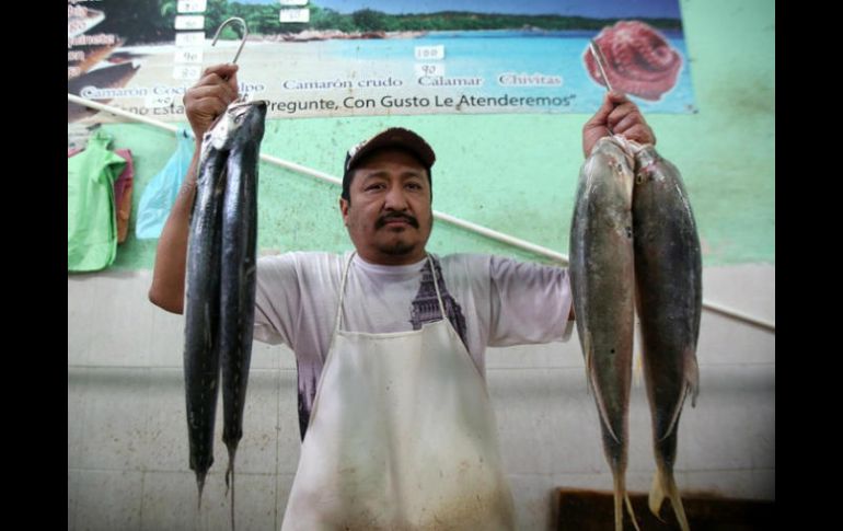 El consumidor debe comprar sus pescados y mariscos en sitios establecidos, que cuenten con buenas condiciones de higiene. NTX / ARCHIVO