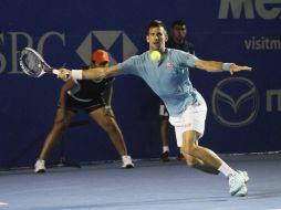 Djokovic ganó el partido por parciales de 4-6, 6-4 y 6-4. AP /