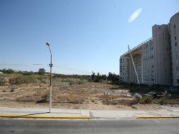 Ayer, autoridades estatales tomaron terreno en avenida Acueducto donde se pretende construir vivienda. EL INFORMADOR / R. Tamayo