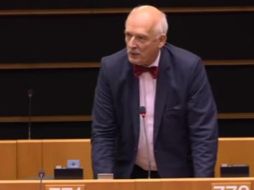 Janusz Korwin-Mikke hizo las declaraciones en sesión plenaria de la Eurocámara en Bruselas. YOUTUBE / Socialistas Parlamento Europeo