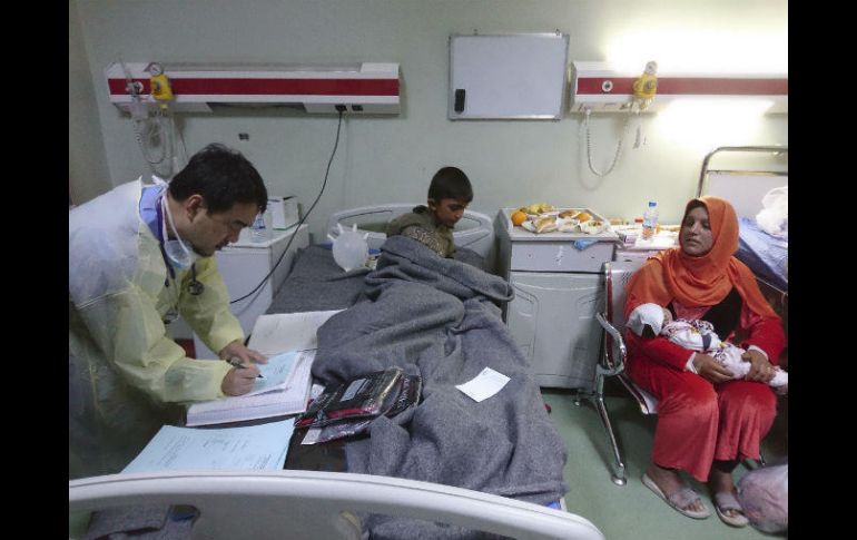 Médicos de una ciudad de Irbil comenzaron a recibir pacientes con síntomas de exposición a armas químicas. EFE / Y. Yunes