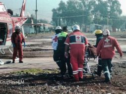 Los lesionados son socorridos por personal de Protección Civil del Estado de México y de la Cruz Roja. TWITTER / @CruzRojaEM