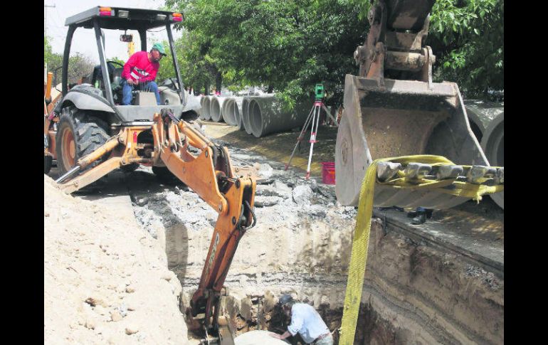 Laboran. Otras obras contra inundaciones se realizan cerca de la zona, en Paseos del Sol. EL INFORMADOR / M. Vargas