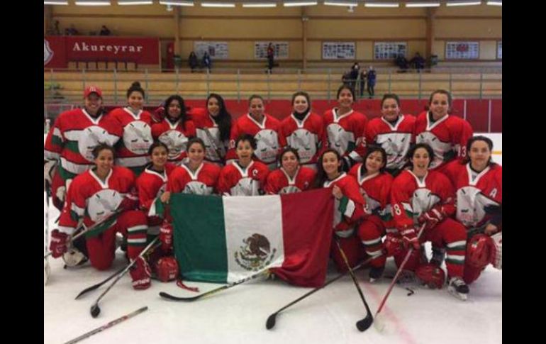 El conjunto femenil azteca de hockey sobre hielo jugará el siguiente torneo mundial en el Grupo A en busca de lograr el ascenso. ESPECIAL / Federación Deportiva de México de Hockey sobr