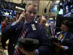 La misma tendencia muestra el NYSE Composite que retrocede 52.62 puntos (-0.45 por ciento). EL INFORMADOR / ARCHIVO