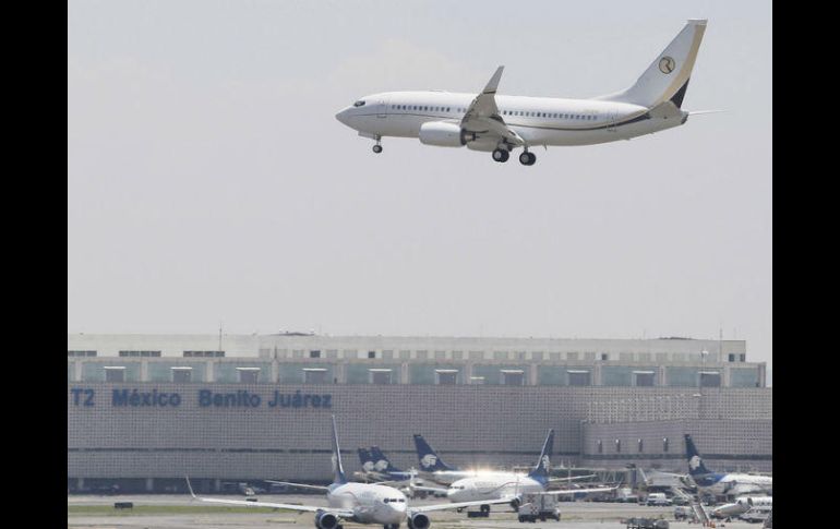 Las aerolíneas sancionadas por retrasos o cancelación de vuelos podrán ampararse debido a la saturación de aeropuertos. SUN / ARCHIVO