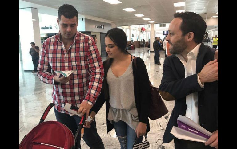 Diputados federales presentaron en el Aeropuerto tapatío la campaña ‘Mándalos a volar’. EL INFORMADOR / Y. Velázquez