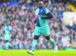 Adebayo Akinfenwa. Con sus 102 kilos de peso, el inglés es considerado como el jugador de futbol más fuerte y pesado del mundo. AP /