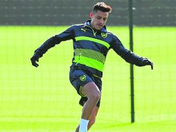 Preparación. El delantero chileno Alexis Sánchez durante el entrenamiento del Arsenal de cara al duelo contra el Munich. EFE /