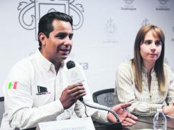 Beatriz de la Peña, jefa de producción y operación de Cultura Guadalajara, y Miguel Pérez Márquez, director de Cinema Live. ESPECIAL / CORTESÍA GOBIERNO DE GUADALAJARA