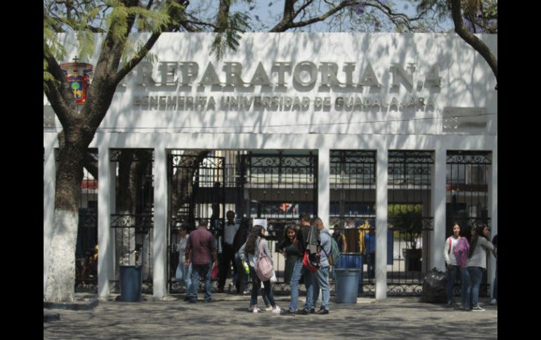 Directivos y autoridades han incrementado la vigilancia para cuidar la integridad de los estudiantes. EL INFORMADOR / F. Atilano