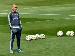 En la presentación del partido se indicó que el antiguo seleccionado francés, Zinedine Zidane, podría participar. AFP / ARCHIVO