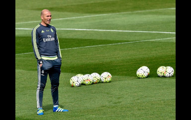 En la presentación del partido se indicó que el antiguo seleccionado francés, Zinedine Zidane, podría participar. AFP / ARCHIVO