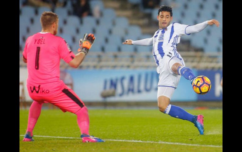 El quintanarroense sufre de una meniscopatía externa desde la temporada pasada. TWITTER / @RealSociedad