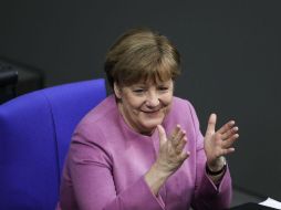 Merkel durante su comparecencia ante el pleno del Bundestag. AP / M. Schreiber