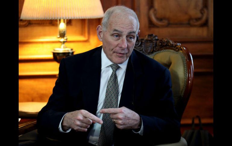 El departamento que lidera John Kelly decidió notificar el aplazamiento para que las compañías atraídas estén informadas. AFP / ARCHIVO