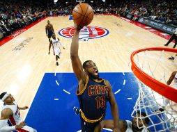 Andre Drummond anotó 20 puntos y recuperó 16 rebotes para Cleveland. AFP / G. Shamus