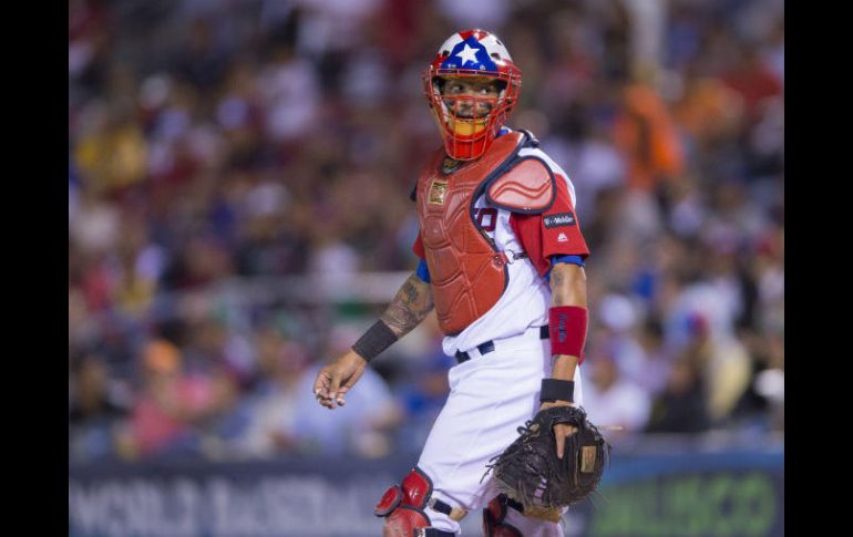 Yadier Molina conectó un cuadrangular en la victoria de Puerto Rico 11-0 sobre Venezuela. MEXSPORT / C. De Marchena