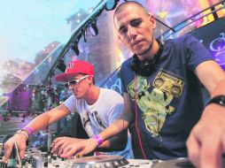 Dimitri Vegas & Like Mike, hermanos nacidos en Bélgica con el apellido Thivaios, han ascendido de manera meteórica. ESPECIAL /