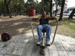 Antonio López, vecino de San Andrés, acude al parque Morelos a hacer ejercicio. EL INFORMADOR / A. García