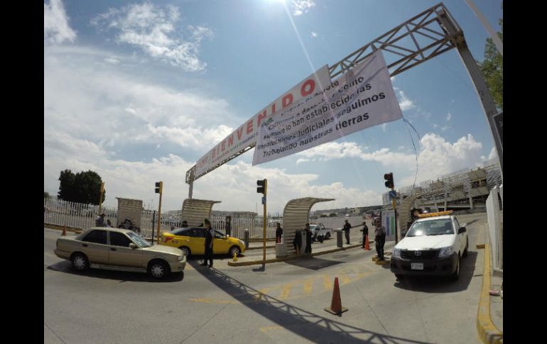 Los ejidatarios señalan que se vive tensión en el Aeropuerto, ya que hay presencia policial vigilando cada movimiento. EL INFORMADOR / ARCHIVO