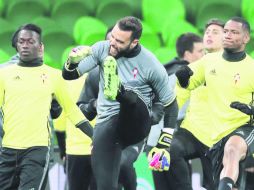 Preparación. El portero español Sergio Álvarez  asiste a una sesión de entrenamiento en el Krasnodar Stadium. EFE /