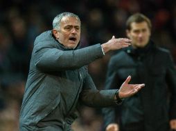 La Liga Premier parece confabularse contra los Diablos Rojos, según el técnico José Mourinho. EFE / P. Powell